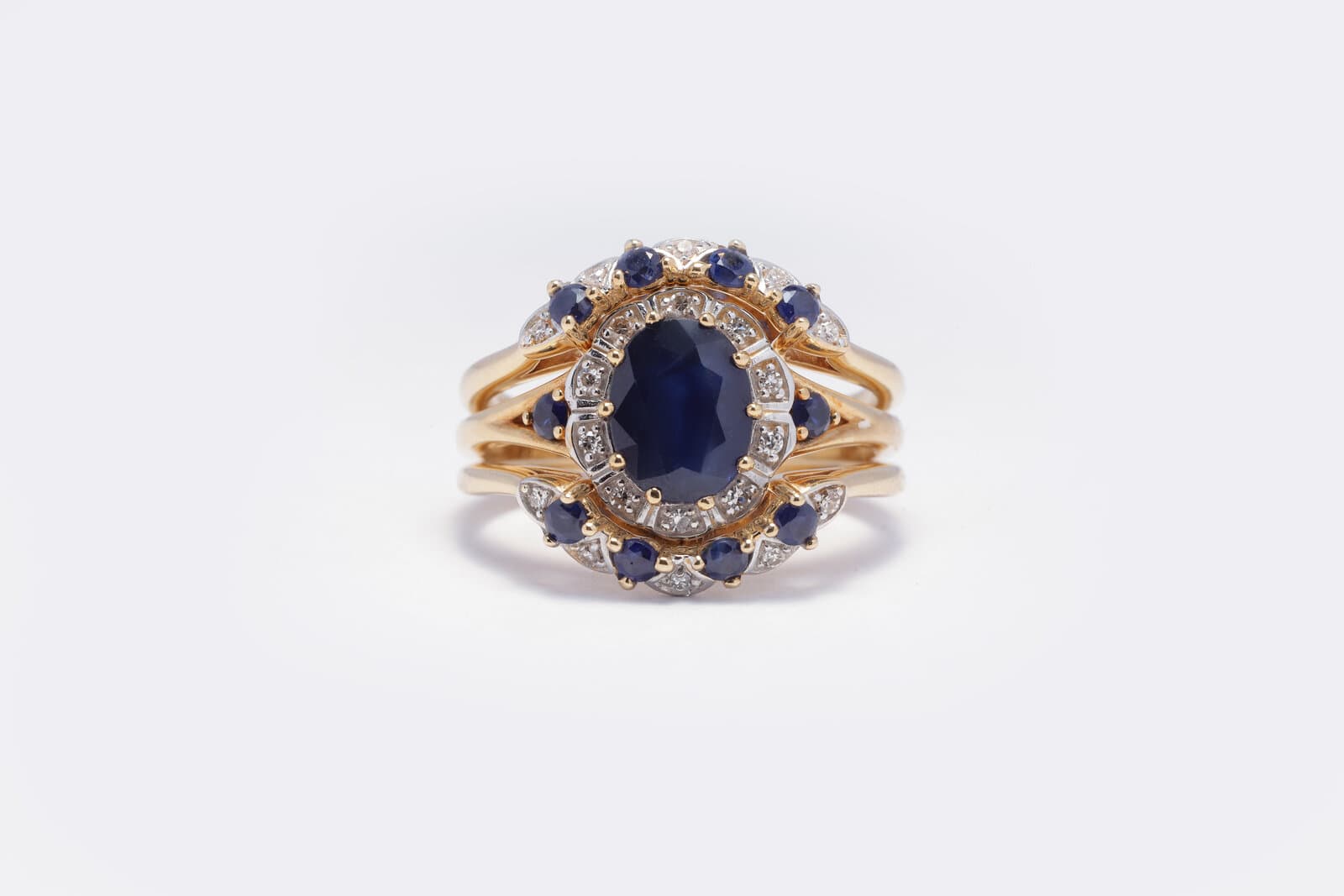 3 bands  ring featuring a deep blue saphire - 2