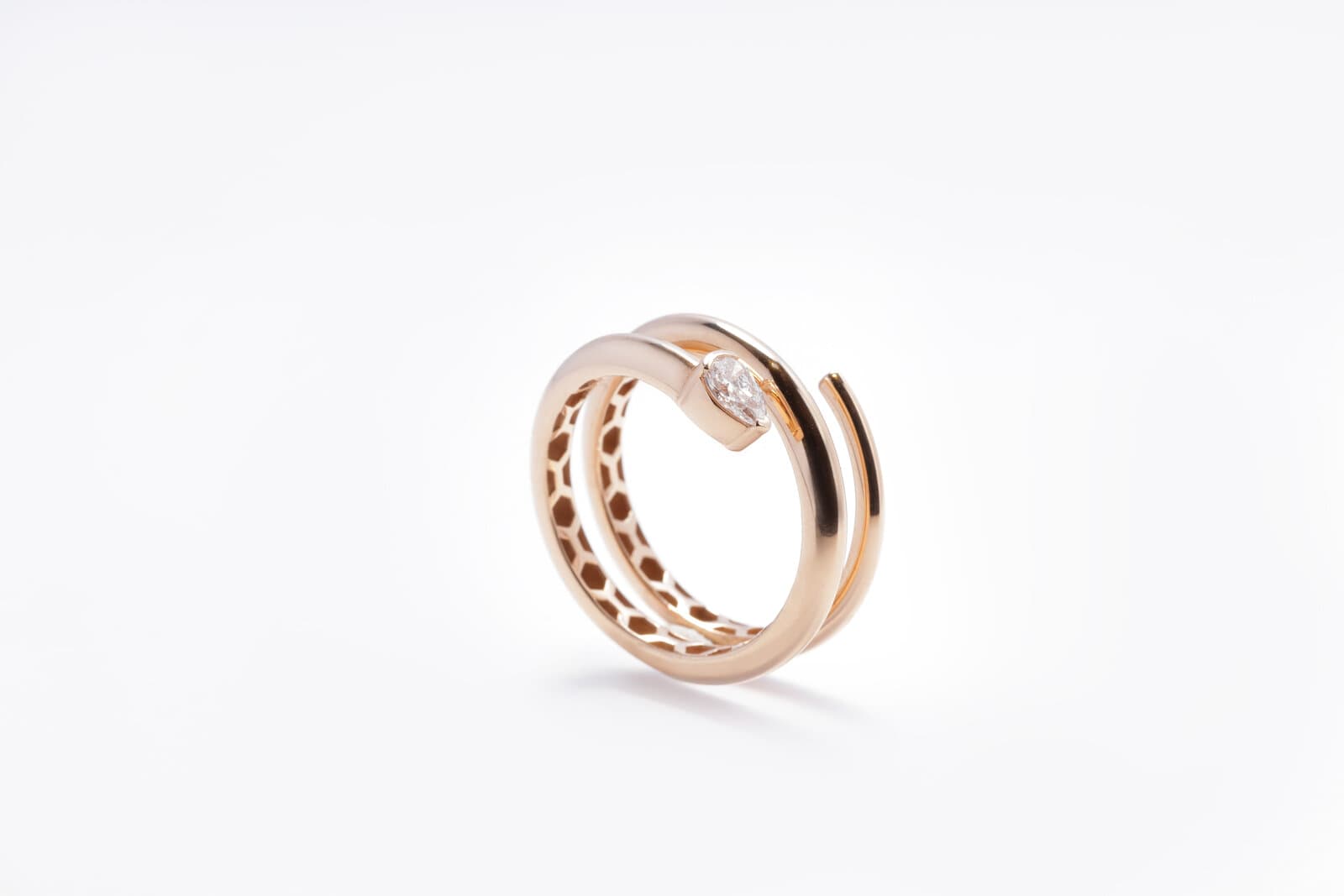 Pear shaped diamond serpenti ring - 2